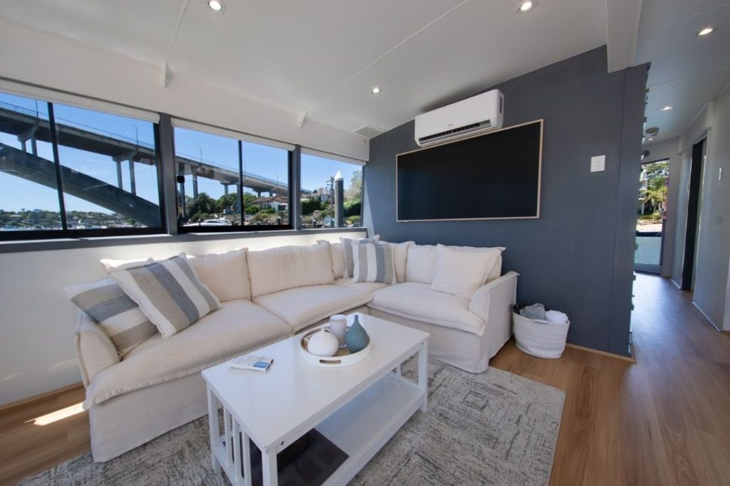 Deckhouse Resized (4)
